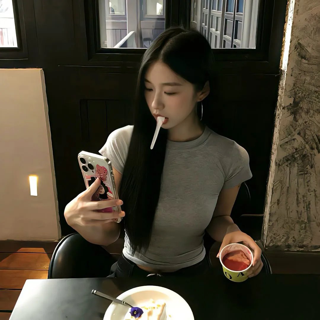 枝头凤